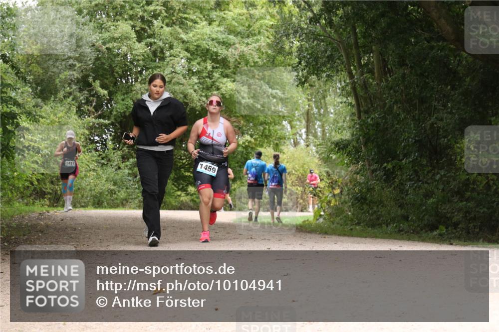 30.08.2026 - Elbe Triathlon Hamburg Antke Förster http://msf.ph/oto/10104941 30.08.2026 12:02:14 Laufen 1414, 1459 meine-sportfotos.de
