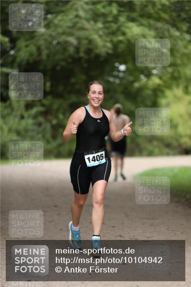 30.08.2026 - Elbe Triathlon Hamburg Antke Förster http://msf.ph/oto/10104942 30.08.2026 11:59:11 Laufen 1405 meine-sportfotos.de