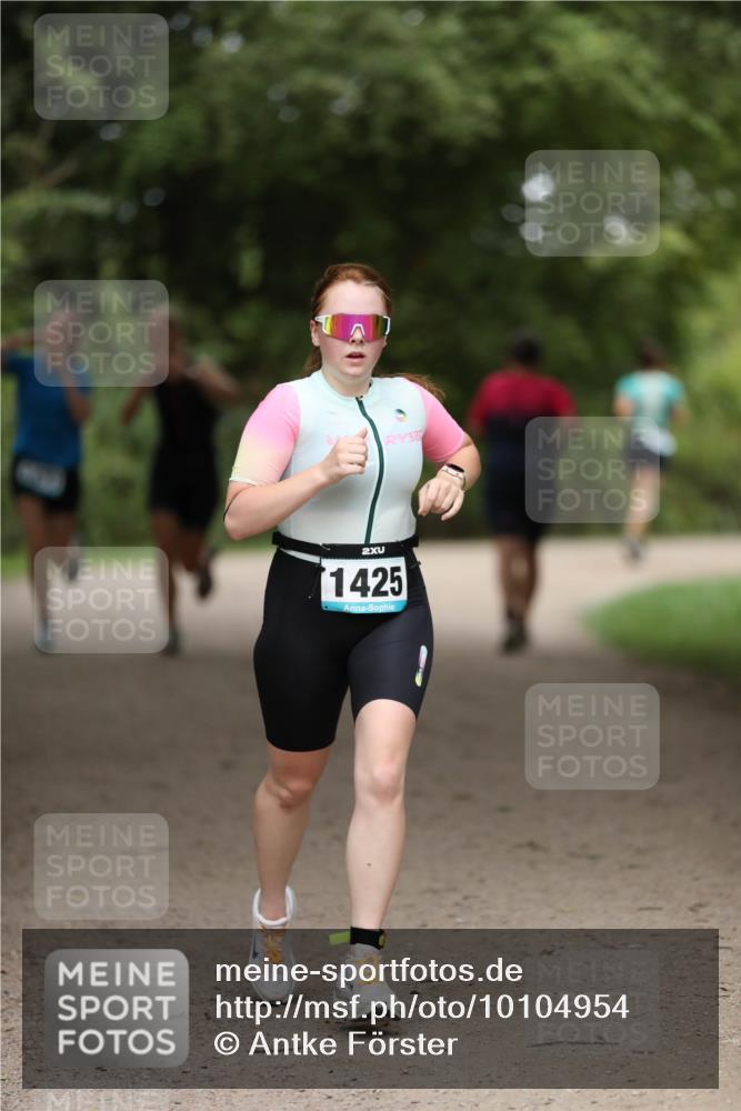 30.08.2026 - Elbe Triathlon Hamburg Antke Förster http://msf.ph/oto/10104954 30.08.2026 11:59:17 Laufen 2, 1425 meine-sportfotos.de