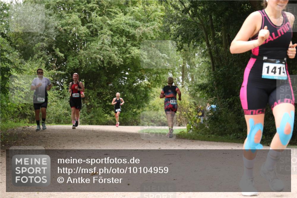 30.08.2026 - Elbe Triathlon Hamburg Antke Förster http://msf.ph/oto/10104959 30.08.2026 12:02:23 Laufen 1424, 564, 1713, 1414 meine-sportfotos.de