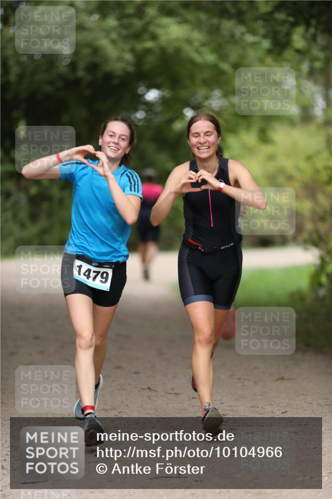 30.08.2026 - Elbe Triathlon Hamburg Antke Förster http://msf.ph/oto/10104966 30.08.2026 11:59:22 Laufen 1479 meine-sportfotos.de