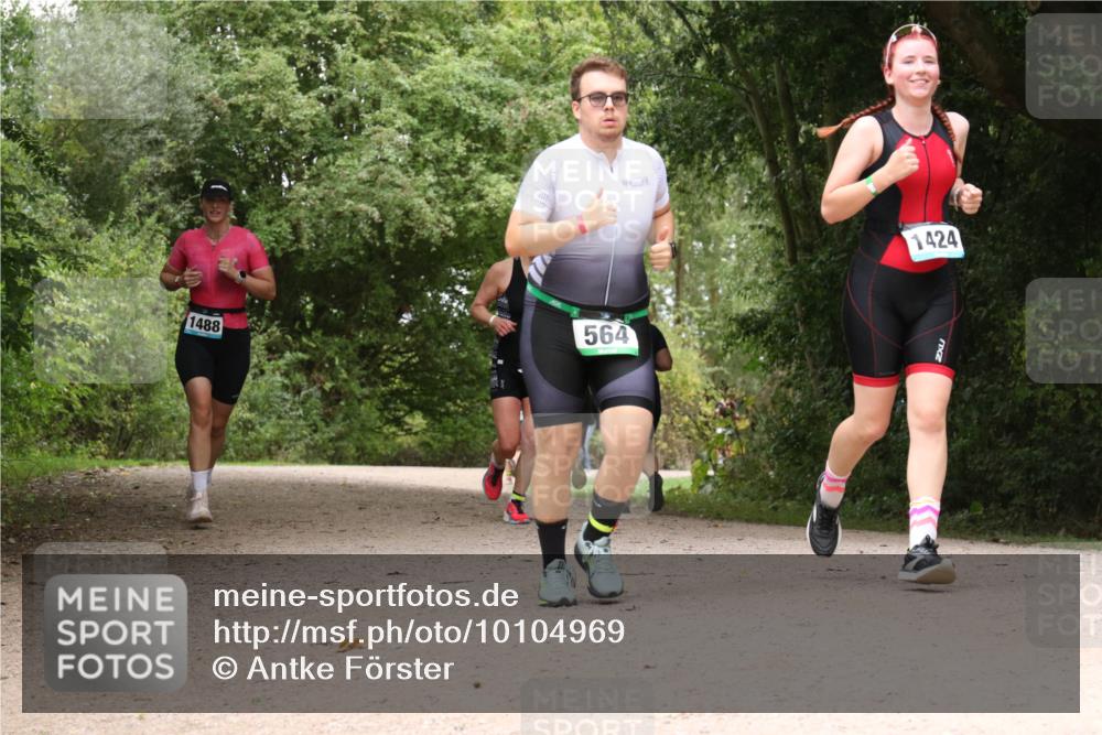 30.08.2026 - Elbe Triathlon Hamburg Antke Förster http://msf.ph/oto/10104969 30.08.2026 12:02:30 Laufen 1488, 564, 1424 meine-sportfotos.de