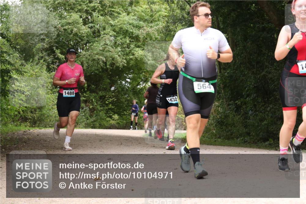 30.08.2026 - Elbe Triathlon Hamburg Antke Förster http://msf.ph/oto/10104971 30.08.2026 12:02:31 Laufen 1488, 1632, 564, 14 meine-sportfotos.de