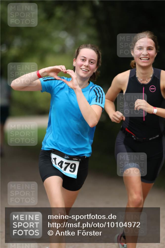 30.08.2026 - Elbe Triathlon Hamburg Antke Förster http://msf.ph/oto/10104972 30.08.2026 11:59:23 Laufen 1479 meine-sportfotos.de