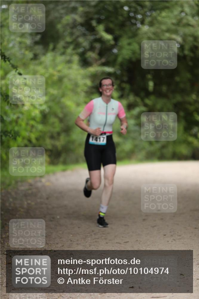 30.08.2026 - Elbe Triathlon Hamburg Antke Förster http://msf.ph/oto/10104974 30.08.2026 11:59:39 Laufen 1417 meine-sportfotos.de