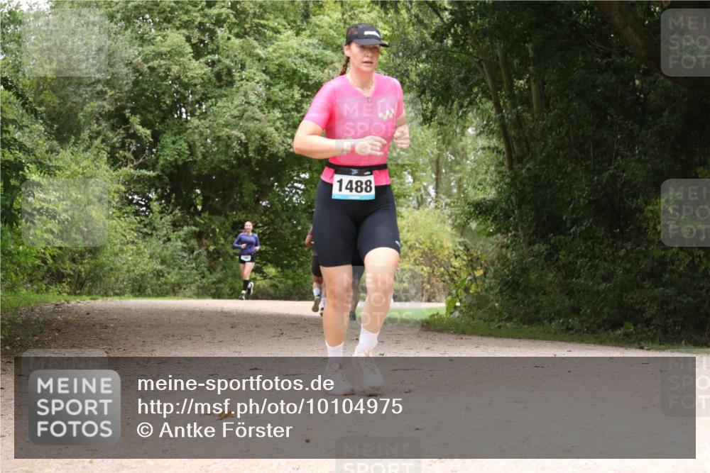 30.08.2026 - Elbe Triathlon Hamburg Antke Förster http://msf.ph/oto/10104975 30.08.2026 12:02:33 Laufen 1488 meine-sportfotos.de