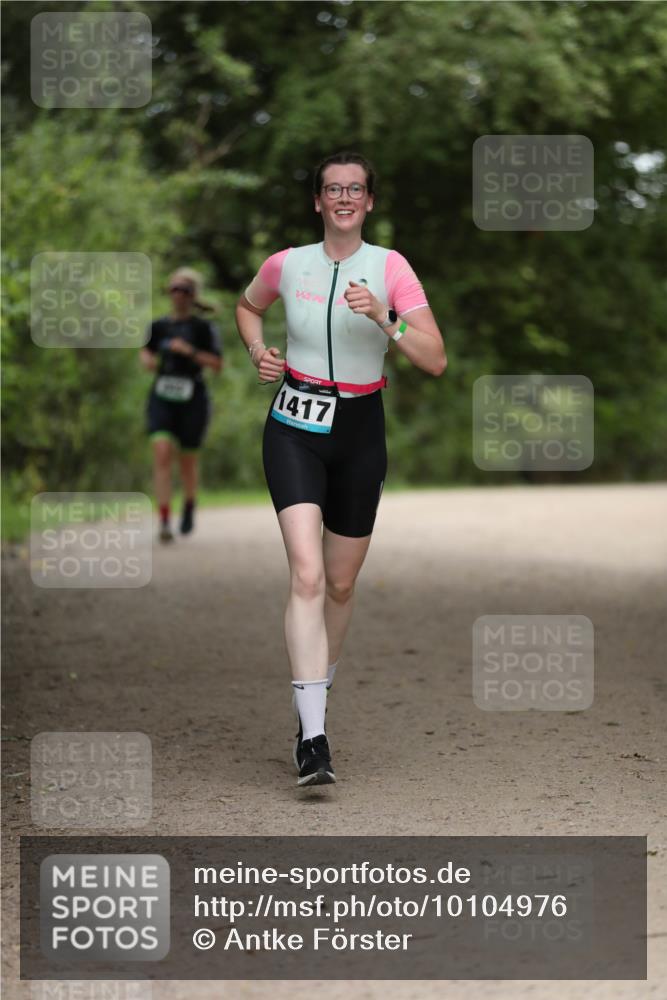 30.08.2026 - Elbe Triathlon Hamburg Antke Förster http://msf.ph/oto/10104976 30.08.2026 11:59:40 Laufen 1417 meine-sportfotos.de
