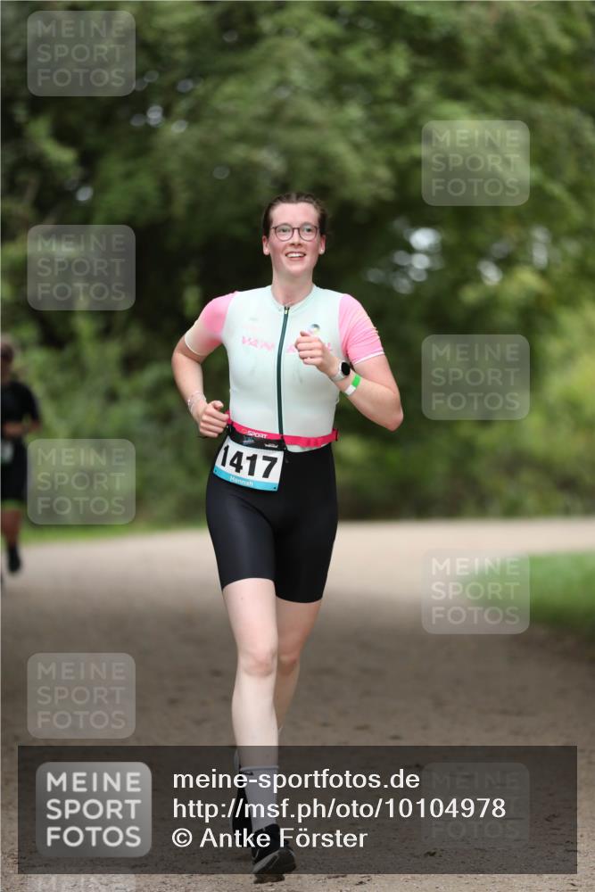 30.08.2026 - Elbe Triathlon Hamburg Antke Förster http://msf.ph/oto/10104978 30.08.2026 11:59:40 Laufen 1417 meine-sportfotos.de