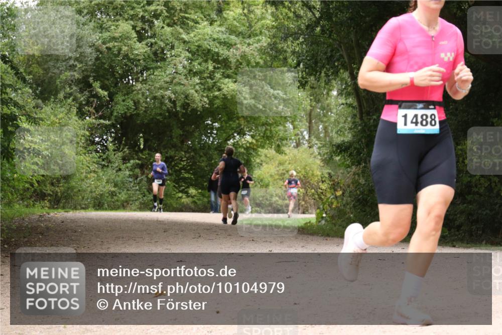 30.08.2026 - Elbe Triathlon Hamburg Antke Förster http://msf.ph/oto/10104979 30.08.2026 12:02:34 Laufen 1488 meine-sportfotos.de