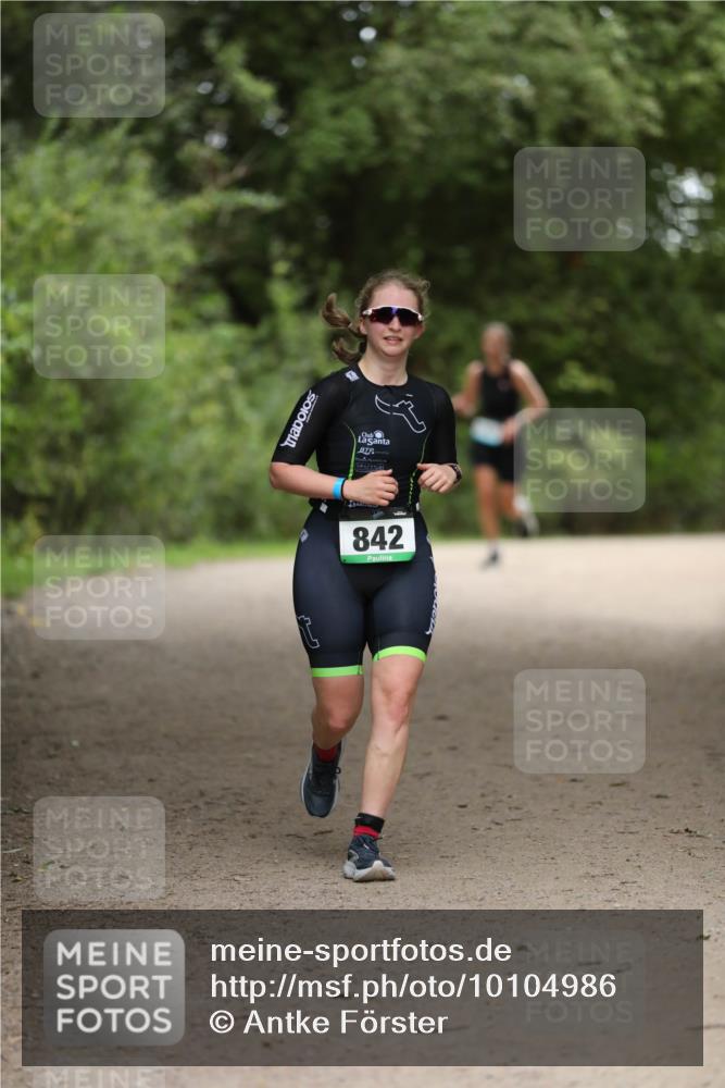 30.08.2026 - Elbe Triathlon Hamburg Antke Förster http://msf.ph/oto/10104986 30.08.2026 11:59:46 Laufen 842 meine-sportfotos.de