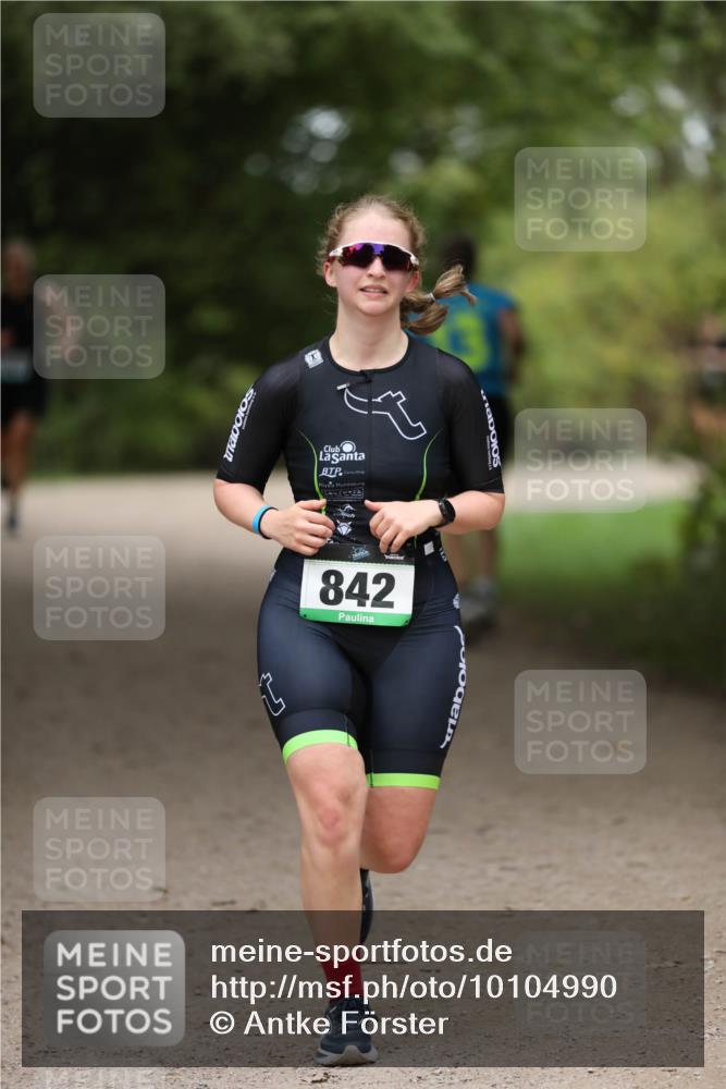 30.08.2026 - Elbe Triathlon Hamburg Antke Förster http://msf.ph/oto/10104990 30.08.2026 11:59:47 Laufen 2, 842 meine-sportfotos.de