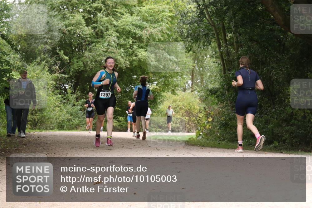 30.08.2026 - Elbe Triathlon Hamburg Antke Förster http://msf.ph/oto/10105003 30.08.2026 12:02:55 Laufen 1397 meine-sportfotos.de