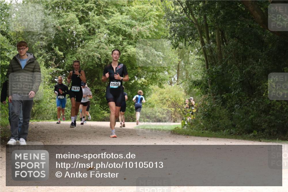 30.08.2026 - Elbe Triathlon Hamburg Antke Förster http://msf.ph/oto/10105013 30.08.2026 12:03:03 Laufen 074, 1577, 96, 1508 meine-sportfotos.de