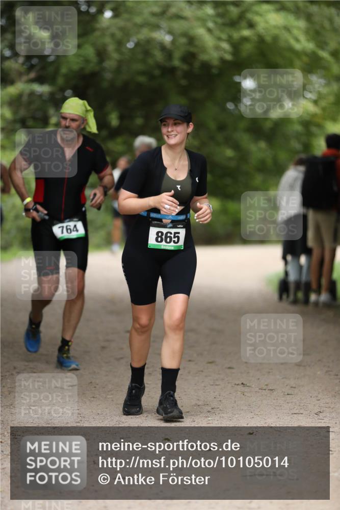 30.08.2026 - Elbe Triathlon Hamburg Antke Förster http://msf.ph/oto/10105014 30.08.2026 12:00:07 Laufen 764, 865 meine-sportfotos.de