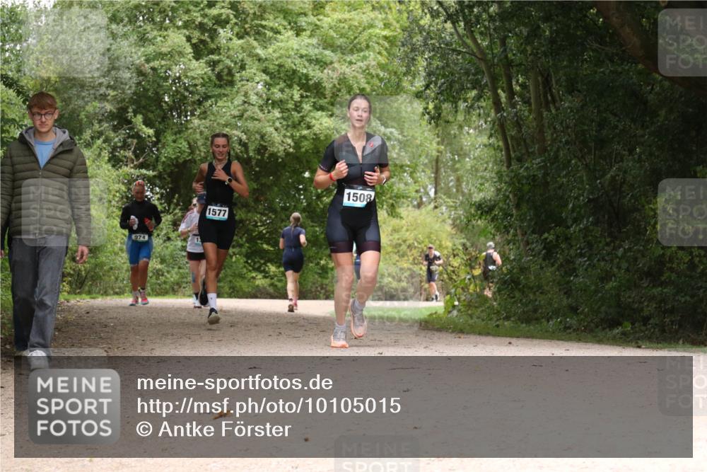 30.08.2026 - Elbe Triathlon Hamburg Antke Förster http://msf.ph/oto/10105015 30.08.2026 12:03:04 Laufen 974, 1577, 1508 meine-sportfotos.de