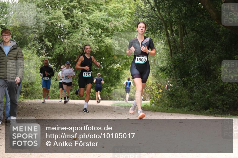 30.08.2026 - Elbe Triathlon Hamburg Antke Förster http://msf.ph/oto/10105017 30.08.2026 12:03:04 Laufen 974, 1396, 1577, 1508 meine-sportfotos.de