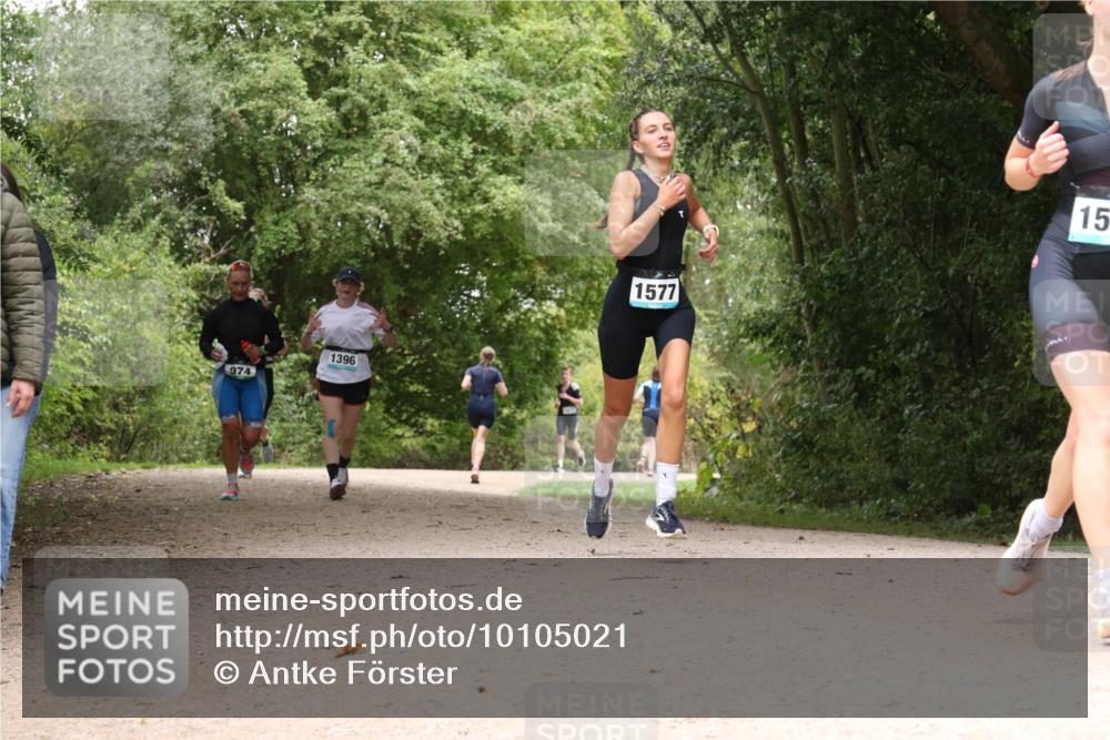 30.08.2026 - Elbe Triathlon Hamburg Antke Förster http://msf.ph/oto/10105021 30.08.2026 12:03:06 Laufen 974, 1396, 1577, 15 meine-sportfotos.de
