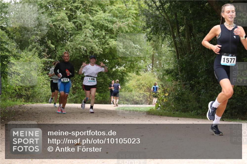 30.08.2026 - Elbe Triathlon Hamburg Antke Förster http://msf.ph/oto/10105023 30.08.2026 12:03:07 Laufen 1398, 974, 1396, 1577 meine-sportfotos.de