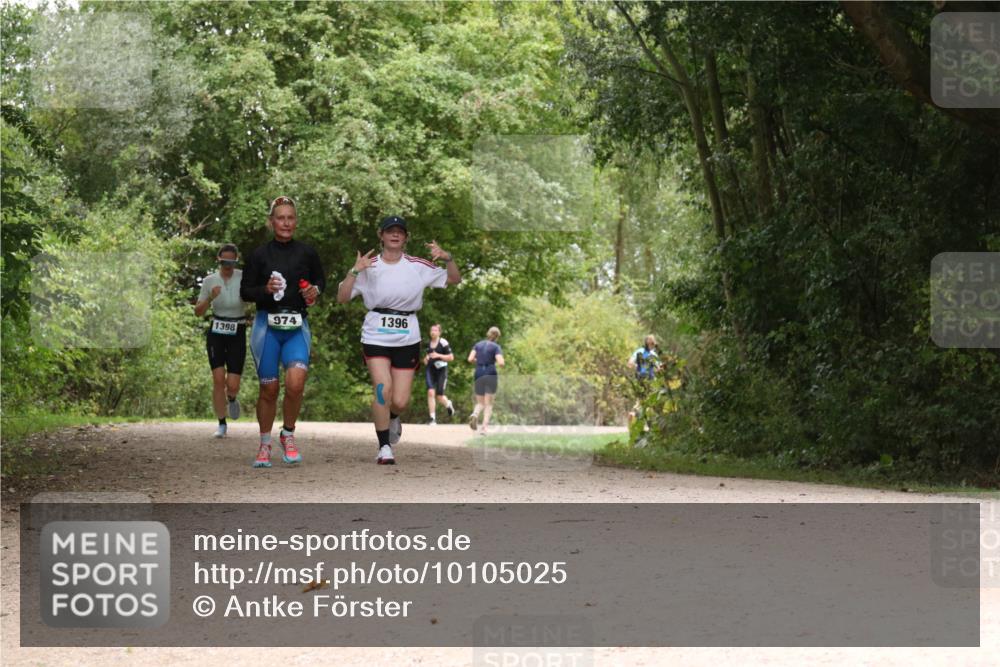 30.08.2026 - Elbe Triathlon Hamburg Antke Förster http://msf.ph/oto/10105025 30.08.2026 12:03:07 Laufen 1398, 974, 1396 meine-sportfotos.de