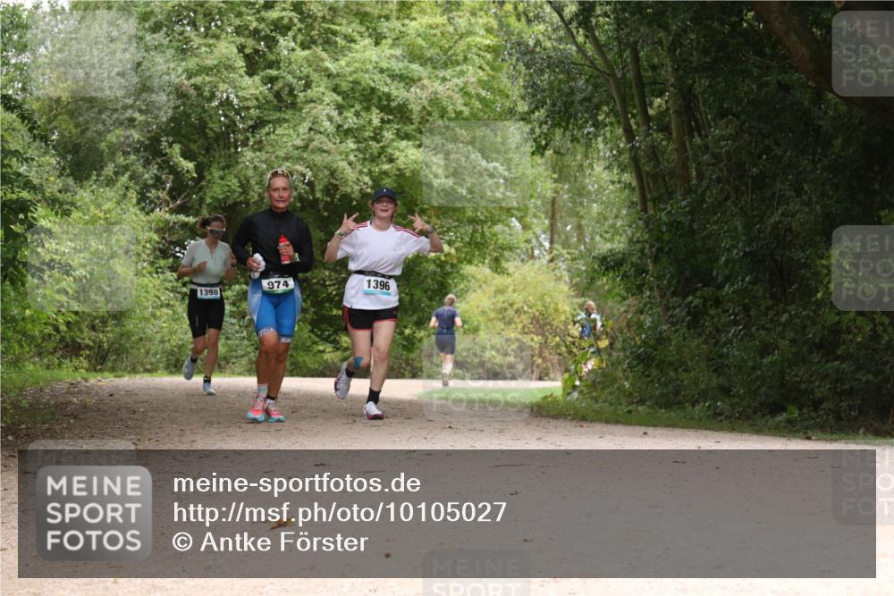 30.08.2026 - Elbe Triathlon Hamburg Antke Förster http://msf.ph/oto/10105027 30.08.2026 12:03:07 Laufen 974, 1396, 1398 meine-sportfotos.de