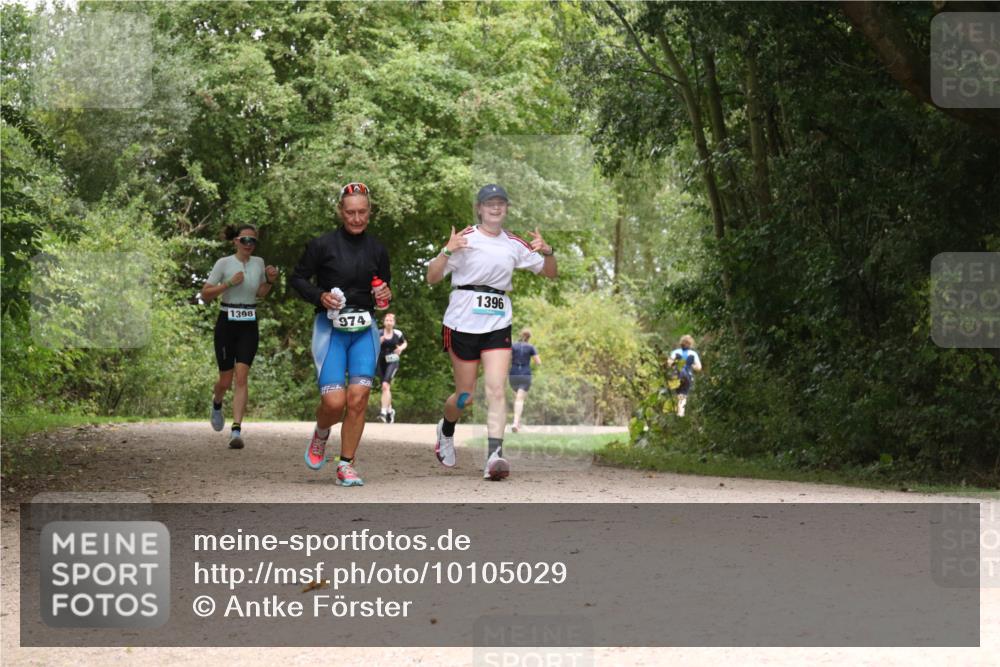 30.08.2026 - Elbe Triathlon Hamburg Antke Förster http://msf.ph/oto/10105029 30.08.2026 12:03:08 Laufen 1398, 974, 1396 meine-sportfotos.de