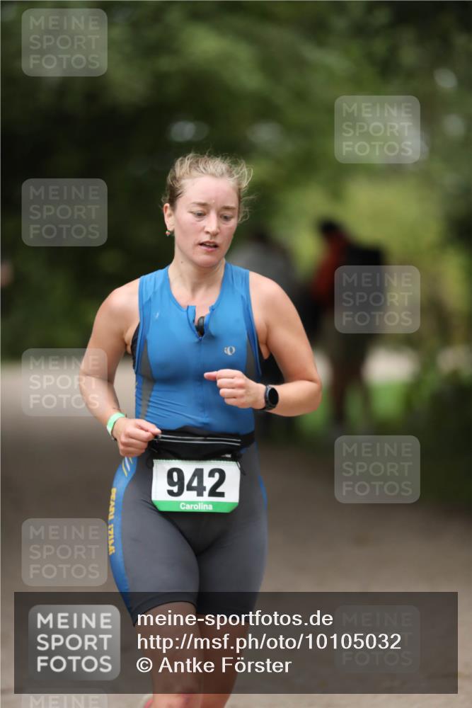 30.08.2026 - Elbe Triathlon Hamburg Antke Förster http://msf.ph/oto/10105032 30.08.2026 12:00:14 Laufen 942, 17 meine-sportfotos.de