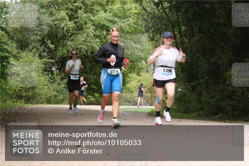 30.08.2026 - Elbe Triathlon Hamburg Antke Förster http://msf.ph/oto/10105033 30.08.2026 12:03:09 Laufen 1398, 974, 1396 meine-sportfotos.de