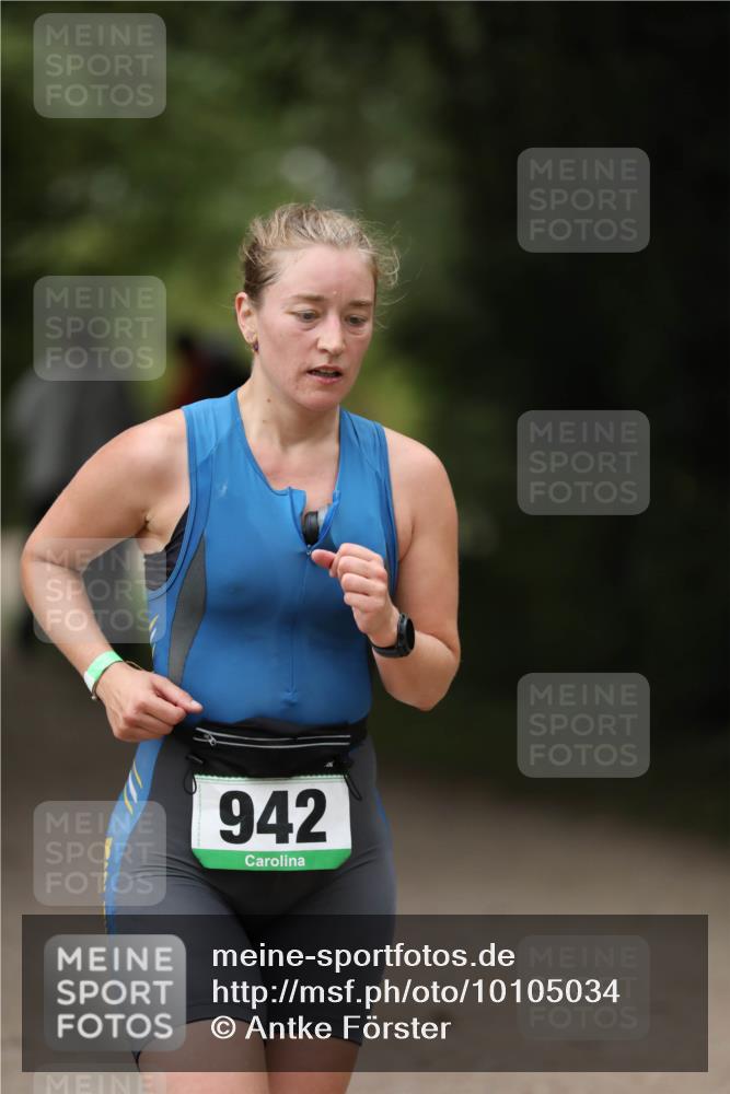 30.08.2026 - Elbe Triathlon Hamburg Antke Förster http://msf.ph/oto/10105034 30.08.2026 12:00:15 Laufen 942 meine-sportfotos.de