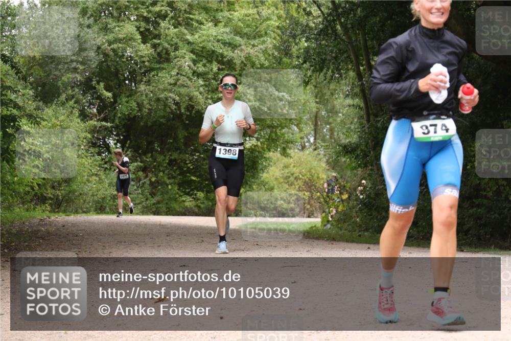 30.08.2026 - Elbe Triathlon Hamburg Antke Förster http://msf.ph/oto/10105039 30.08.2026 12:03:11 Laufen 1475, 1398, 974 meine-sportfotos.de