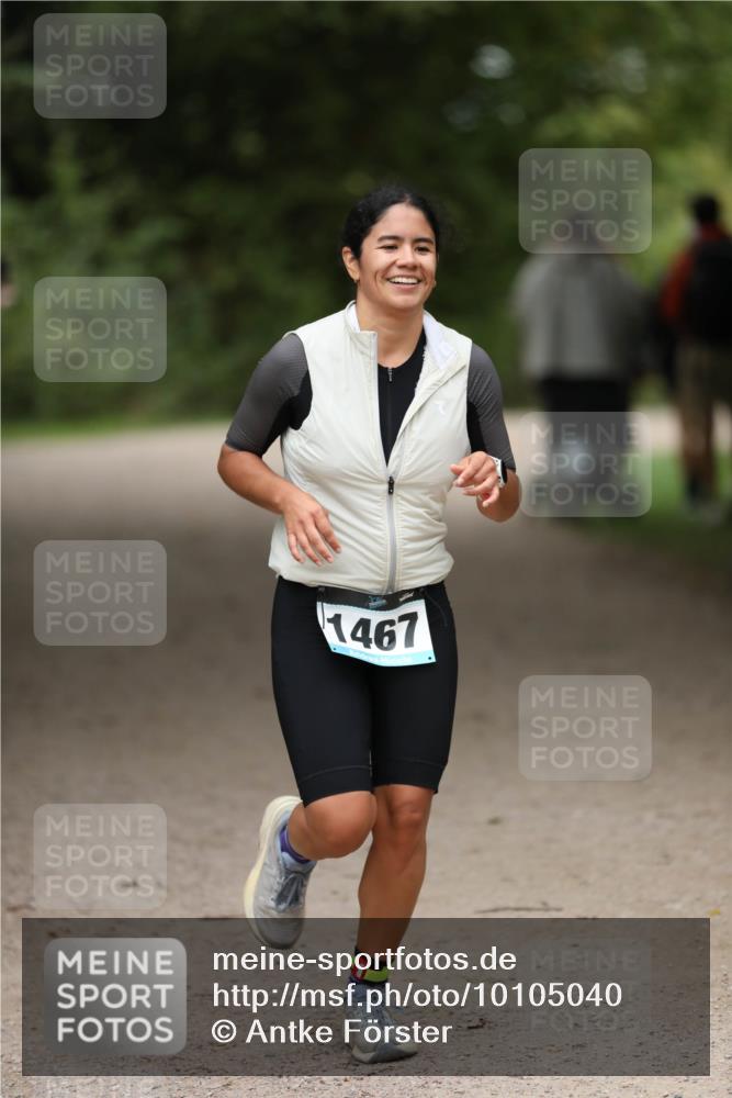 30.08.2026 - Elbe Triathlon Hamburg Antke Förster http://msf.ph/oto/10105040 30.08.2026 12:00:17 Laufen 1467 meine-sportfotos.de