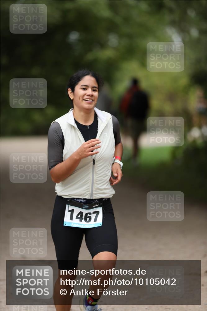 30.08.2026 - Elbe Triathlon Hamburg Antke Förster http://msf.ph/oto/10105042 30.08.2026 12:00:17 Laufen 1467 meine-sportfotos.de