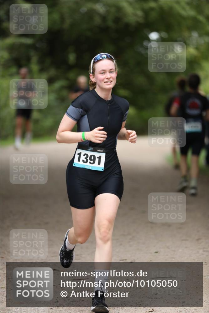 30.08.2026 - Elbe Triathlon Hamburg Antke Förster http://msf.ph/oto/10105050 30.08.2026 12:00:26 Laufen 1391 meine-sportfotos.de