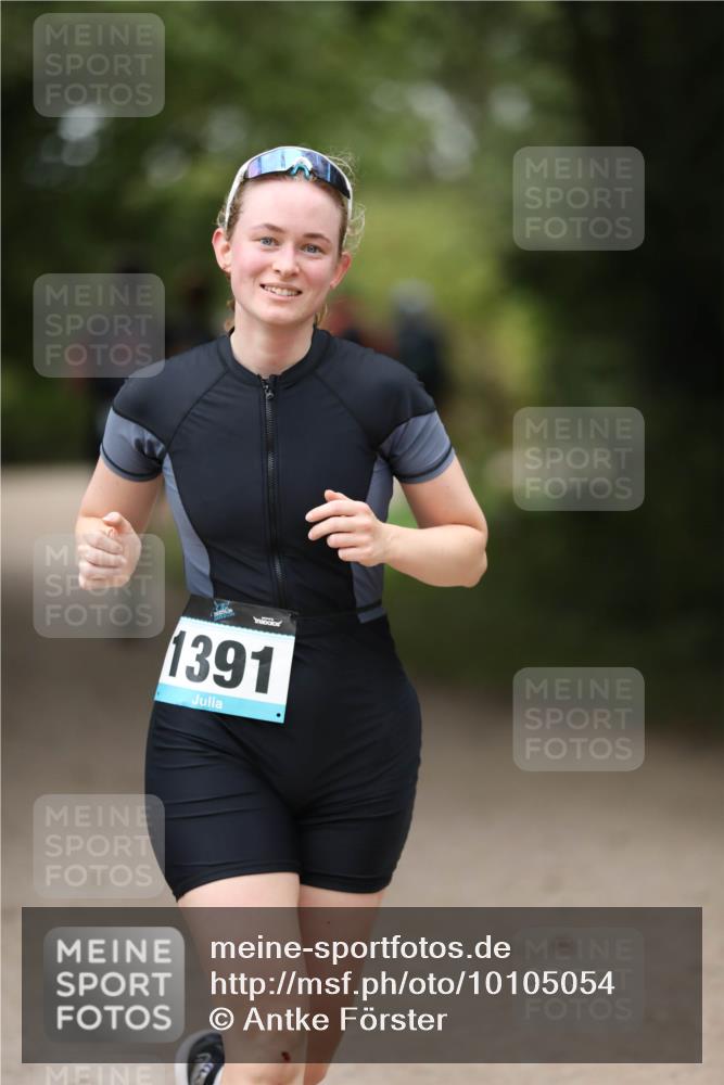 30.08.2026 - Elbe Triathlon Hamburg Antke Förster http://msf.ph/oto/10105054 30.08.2026 12:00:27 Laufen 1391 meine-sportfotos.de