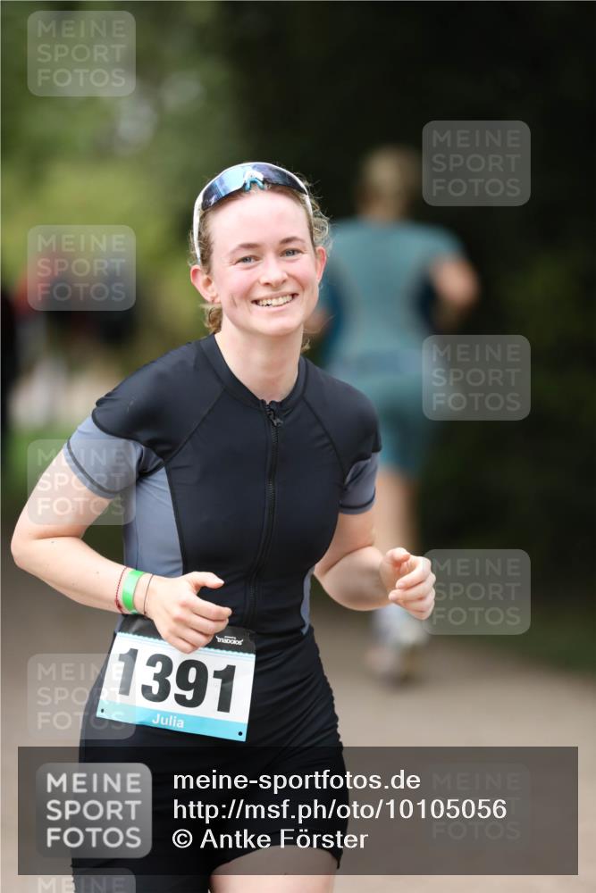 30.08.2026 - Elbe Triathlon Hamburg Antke Förster http://msf.ph/oto/10105056 30.08.2026 12:00:28 Laufen 1391 meine-sportfotos.de