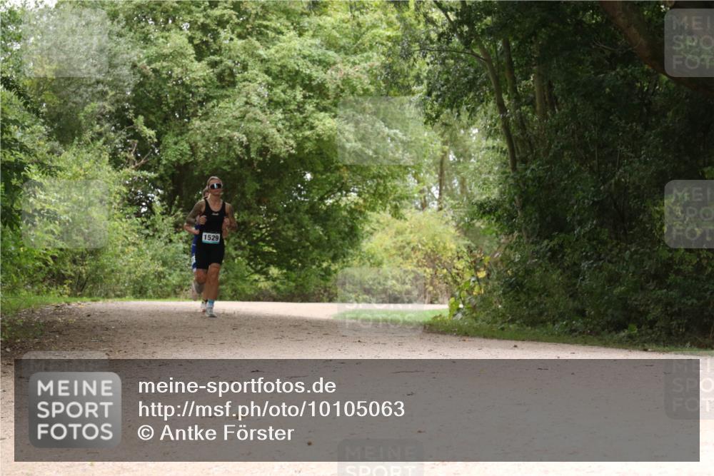 30.08.2026 - Elbe Triathlon Hamburg Antke Förster http://msf.ph/oto/10105063 30.08.2026 12:03:22 Laufen 1529 meine-sportfotos.de