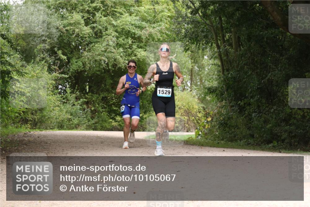 30.08.2026 - Elbe Triathlon Hamburg Antke Förster http://msf.ph/oto/10105067 30.08.2026 12:03:25 Laufen 1529 meine-sportfotos.de