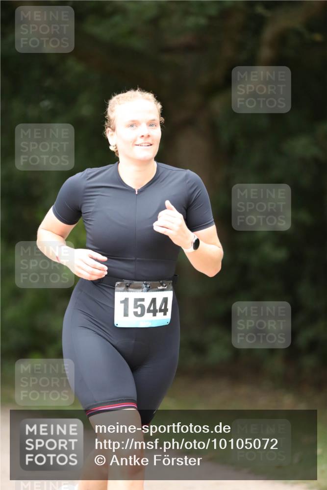 30.08.2026 - Elbe Triathlon Hamburg Antke Förster http://msf.ph/oto/10105072 30.08.2026 12:00:38 Laufen 1544 meine-sportfotos.de