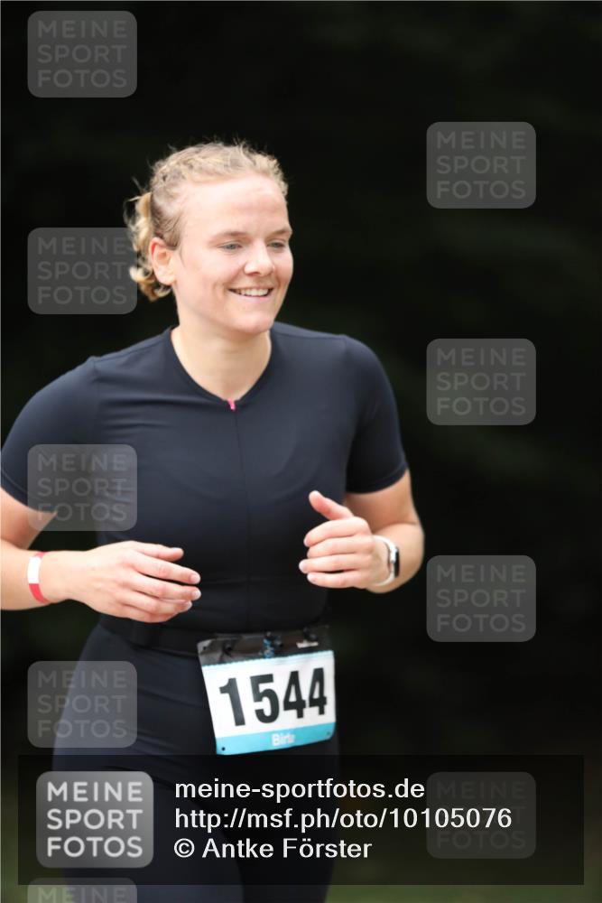 30.08.2026 - Elbe Triathlon Hamburg Antke Förster http://msf.ph/oto/10105076 30.08.2026 12:00:38 Laufen 1544 meine-sportfotos.de