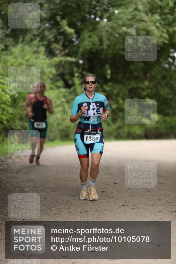 30.08.2026 - Elbe Triathlon Hamburg Antke Förster http://msf.ph/oto/10105078 30.08.2026 12:00:48 Laufen 992, 1388 meine-sportfotos.de
