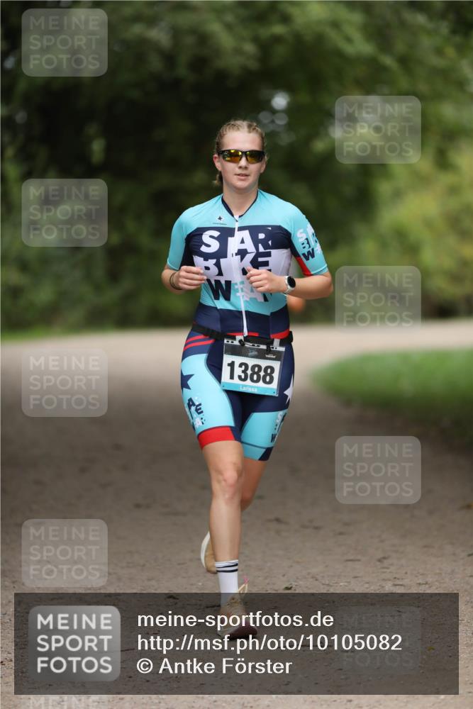 30.08.2026 - Elbe Triathlon Hamburg Antke Förster http://msf.ph/oto/10105082 30.08.2026 12:00:50 Laufen 1388 meine-sportfotos.de