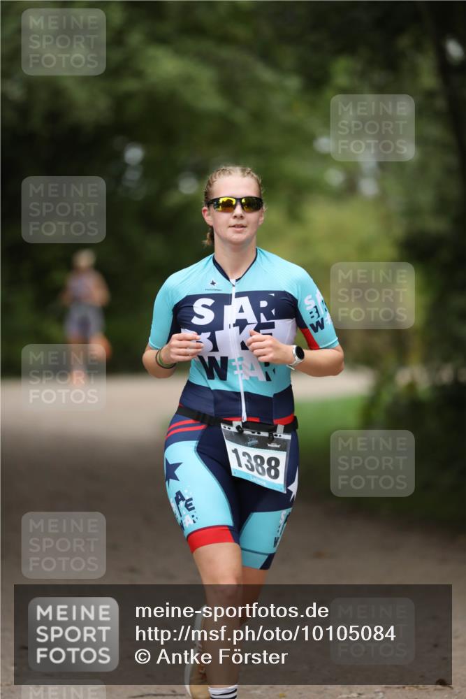 30.08.2026 - Elbe Triathlon Hamburg Antke Förster http://msf.ph/oto/10105084 30.08.2026 12:00:50 Laufen 1388 meine-sportfotos.de