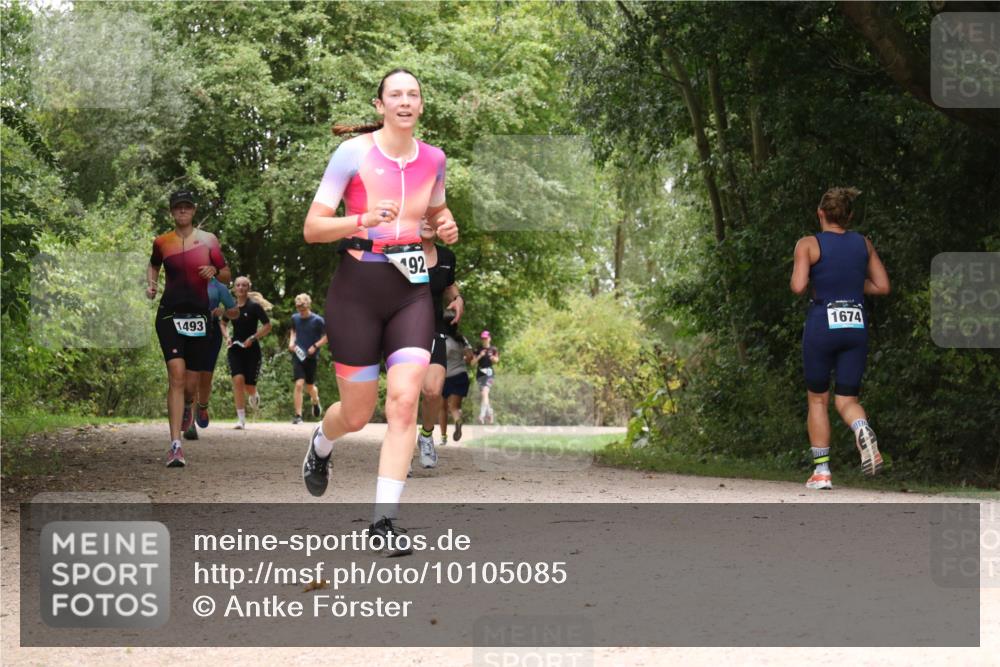 30.08.2026 - Elbe Triathlon Hamburg Antke Förster http://msf.ph/oto/10105085 30.08.2026 12:03:59 Laufen 1493, 144, 192, 1674 meine-sportfotos.de