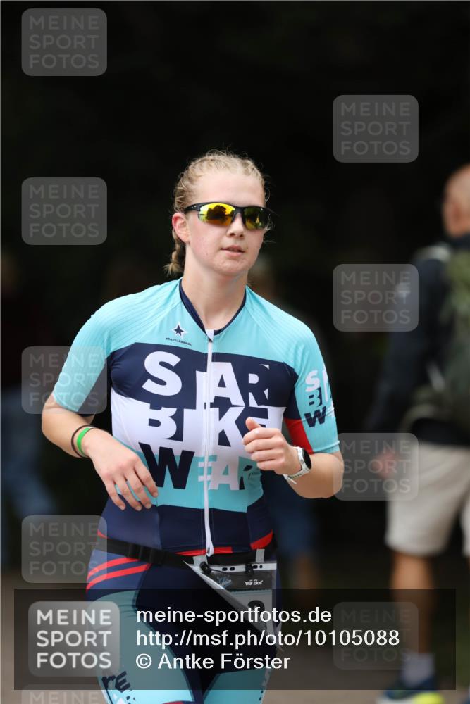 30.08.2026 - Elbe Triathlon Hamburg Antke Förster http://msf.ph/oto/10105088 30.08.2026 12:00:52 Laufen  meine-sportfotos.de