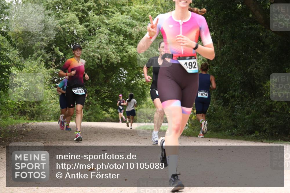 30.08.2026 - Elbe Triathlon Hamburg Antke Förster http://msf.ph/oto/10105089 30.08.2026 12:04:00 Laufen 1493, 192, 1674 meine-sportfotos.de