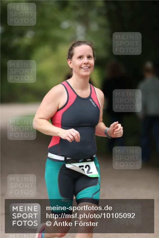 30.08.2026 - Elbe Triathlon Hamburg Antke Förster http://msf.ph/oto/10105092 30.08.2026 12:00:54 Laufen 2, 2 meine-sportfotos.de