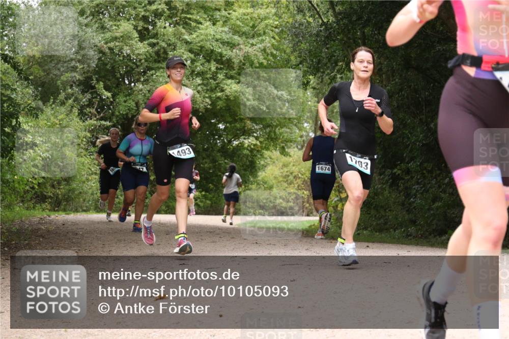 30.08.2026 - Elbe Triathlon Hamburg Antke Förster http://msf.ph/oto/10105093 30.08.2026 12:04:01 Laufen 47, 493, 1674, 1703 meine-sportfotos.de