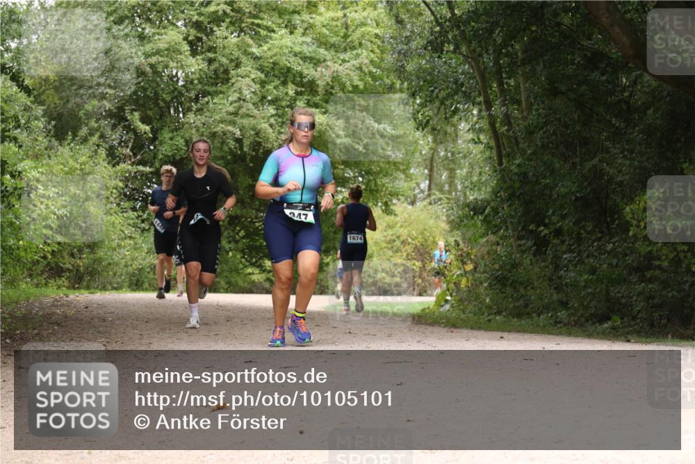 30.08.2026 - Elbe Triathlon Hamburg Antke Förster http://msf.ph/oto/10105101 30.08.2026 12:04:04 Laufen 1448, 947, 1674 meine-sportfotos.de