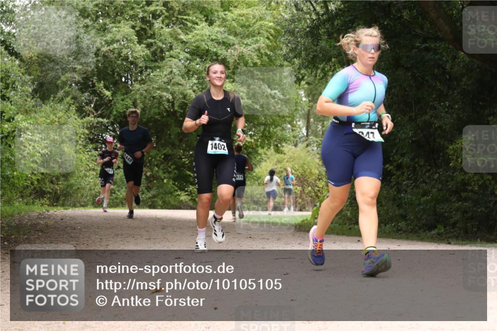 30.08.2026 - Elbe Triathlon Hamburg Antke Förster http://msf.ph/oto/10105105 30.08.2026 12:04:05 Laufen 1448, 1402, 674, 17 meine-sportfotos.de