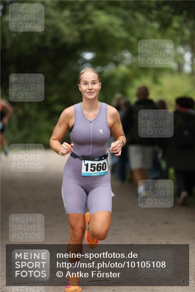 30.08.2026 - Elbe Triathlon Hamburg Antke Förster http://msf.ph/oto/10105108 30.08.2026 12:01:01 Laufen 1560 meine-sportfotos.de