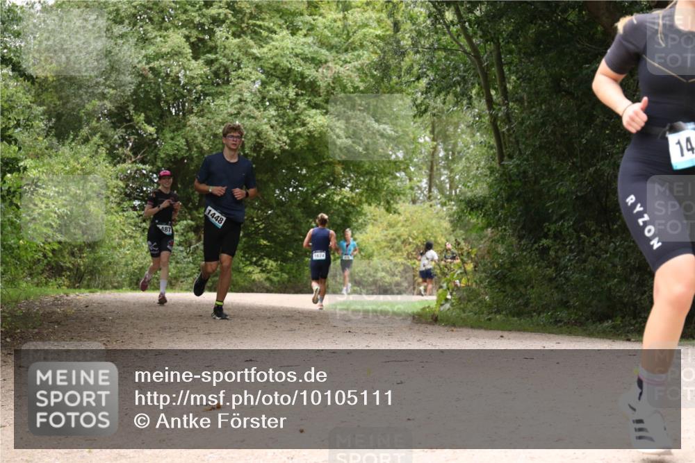 30.08.2026 - Elbe Triathlon Hamburg Antke Förster http://msf.ph/oto/10105111 30.08.2026 12:04:07 Laufen 487, 1448, 1674, 14 meine-sportfotos.de